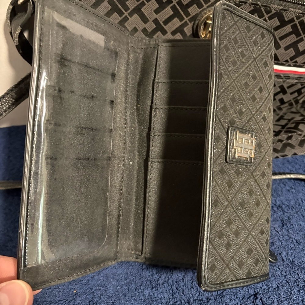 Vtg. Tommy Hilfiger Monogrammed Black Crossbody Bag Handbag Purse 11” & Wallet - Picture 5 of 7
